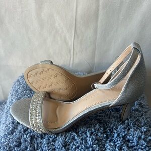 Kelly & Katie Kirstie  Silver Heels
